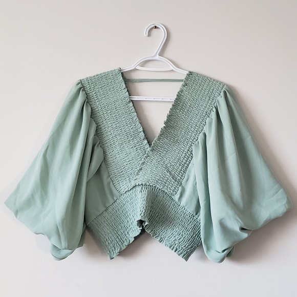 NWT Lantern Sleeves Fashionable Top Blouse - Picture 2 of 5